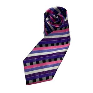 HUGO BOSS MENS 100% SILK. LENGTH 58” INCHES, WDITH 4” INCHES.